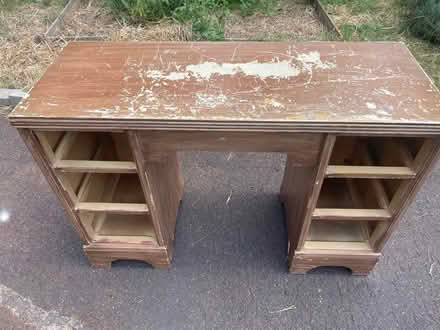 Photo of free Small desk (Culpeper near Country Club) #1