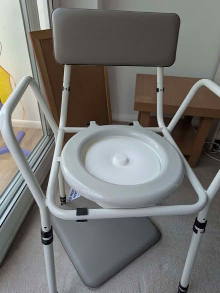 Photo of free Commode (Top Amersham HP6) #1