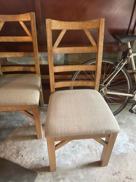 Photo of free 4 matching kitchen table chairs (maple leaf lake city way) #2