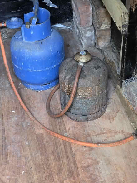 Photo of free 2 gas canisters (TN2) #1