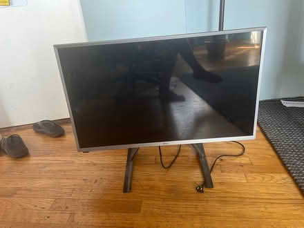 Photo of free HD 720p Smart LED TV - 32 (Williamsburg) #1