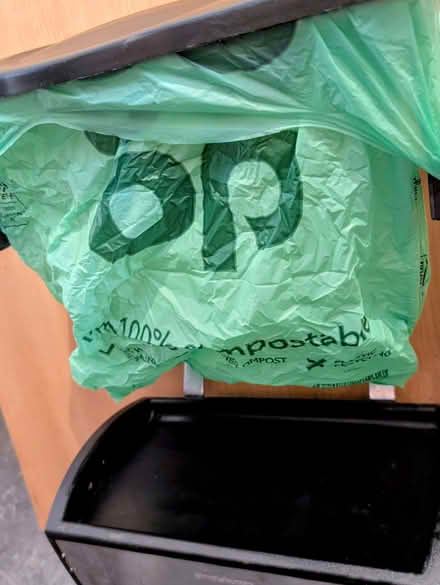 Photo of free simplehuman Store & Reuse Carrier Bag Bin (Balham SW17) #3