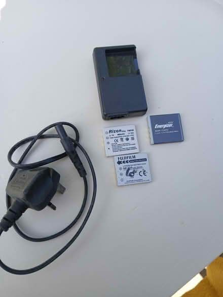Photo of free Camera battery charger (TW12) #1