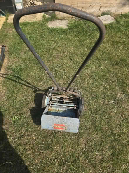 Photo of free Qualcast vintage push mower (SN25 Blunsdon) #1