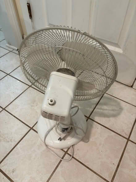 Photo of free 11 inch (approximate) fan (Simsbury) #2