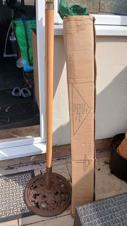 Photo of free Wooden pole with large green fabric parasol (Upton CH49) #1