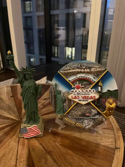 Photo of free Las Vegas and New York souvenir (SE1) #1