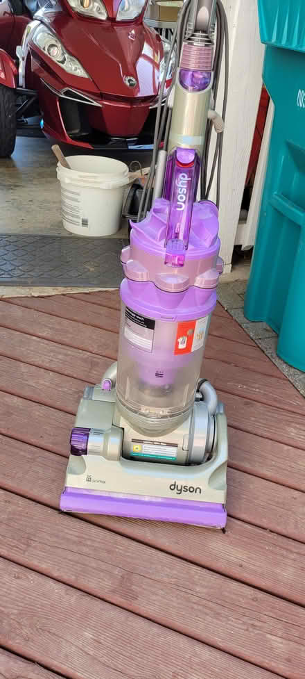 Photo of free Vacuum and Carpet Cleaner (New Market) #2