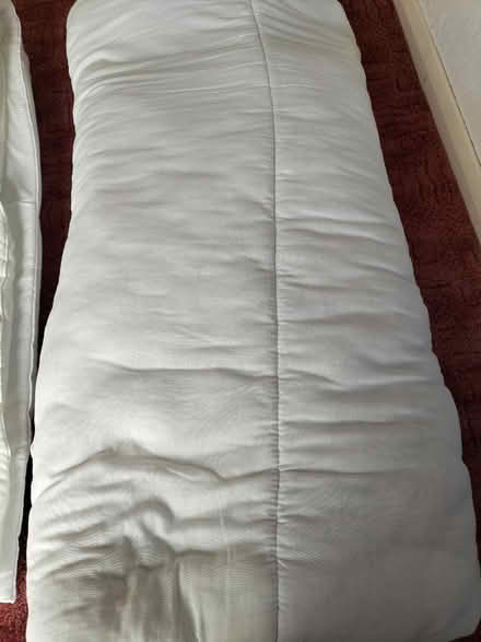 Photo of free 2 King Sized Duvets 4.5 & 13.5 tog (Waterlooville PO7) #3