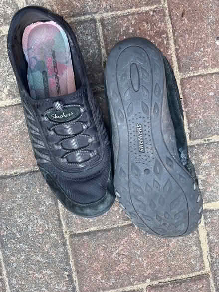 Photo of free Black Sketchers (Golden Green TN11) #2