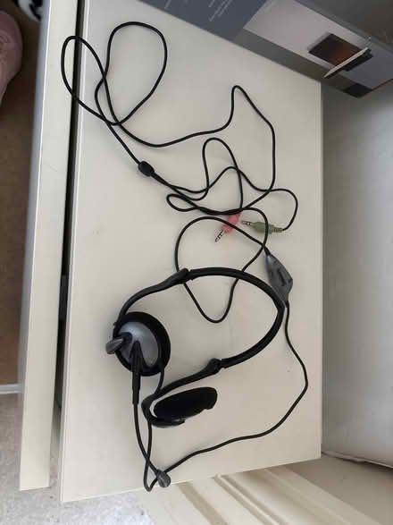 Photo of free Old style headphones with microphones (Lemsford AL8) #1