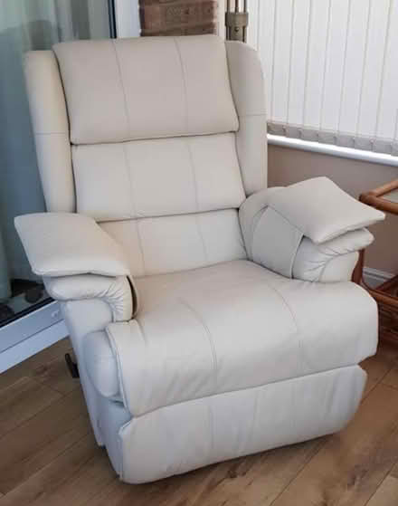 Photo of free Cream Leather Recliner (manual) (Euxton PR7) #1