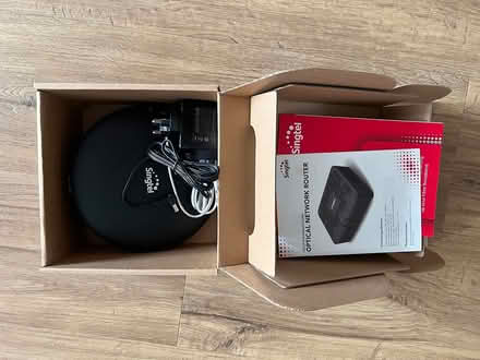 Photo of free SingTel Wifi Mesh (Serangoon MRT station) #1