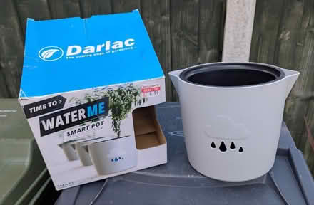 Photo of free "Smart" plant pot (Malvern Link Top WR14) #1