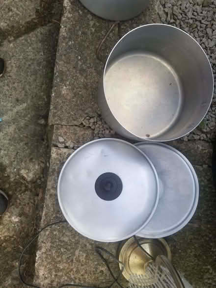 Photo of free Two large aluminum pans with lids. (Broadfield BB5) #2
