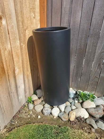 Photo of free Tall pot (Edmonds) #1