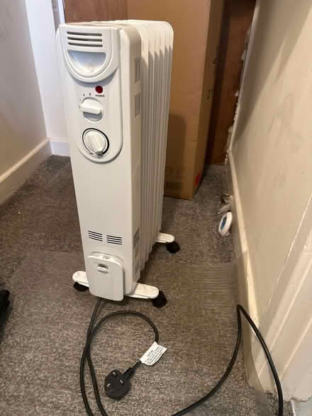 Photo of free Small Electric radiator 1500w (Rugby CV21) #1