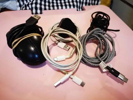 Photo of free Various wires and mouse (SE19) #1