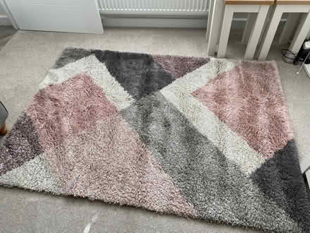 Photo of free Pink/cream/grey rug (Basingstoke Golf Club RG23) #1