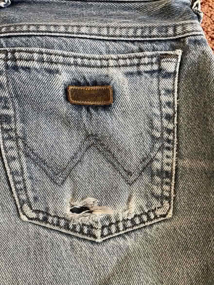 Photo of free Wrangler jeans (PE8) #3