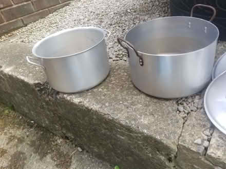 Photo of free Two large aluminum pans with lids. (Broadfield BB5) #1