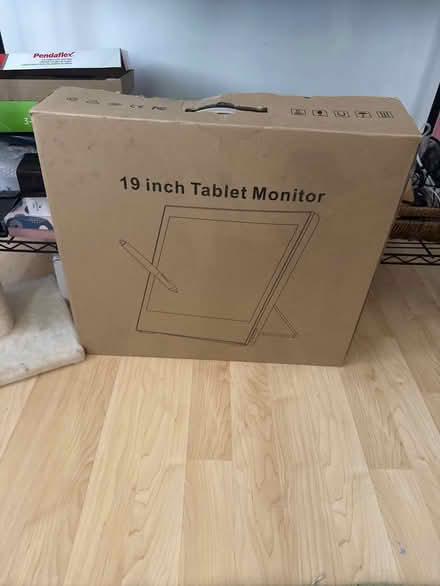 Photo of free Yiynova MSP19U (Pasadena, CA) #1
