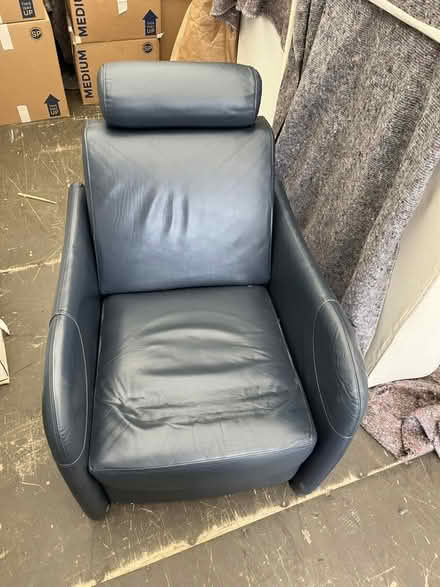 Photo of free leather reclining chair (Woodstock OX20) #1