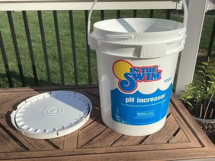 Photo of free EMPTY Pool Chemicals Bucket + Lid (Laurel Avenue/Takolusa Dr.) #1