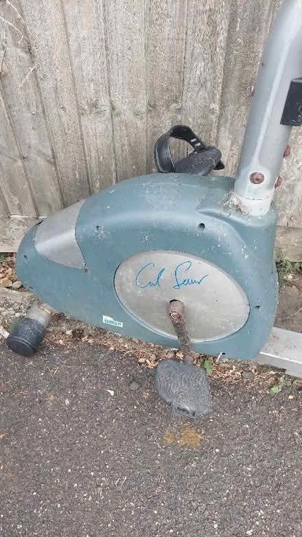 Photo of free Carl Lewis recumbent exercise bike. (Turnford EN8) #3