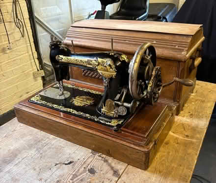Photo of free Singer sewing machine vintage (Caldy Valley CH3) #2