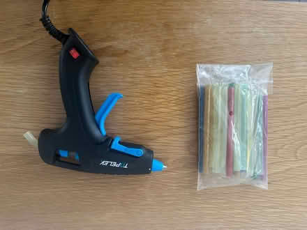 Photo of free Glue gun (Watford WD24) #2