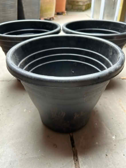 Photo of free 3x 30cm unused black flower pots (Marden, Devizes SN10) #1