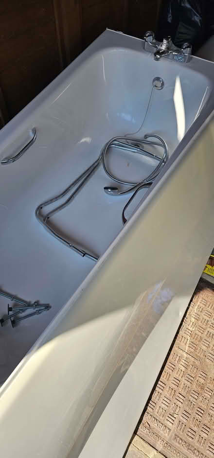 Photo of free Bath & Sink (Hailsham BN27) #3