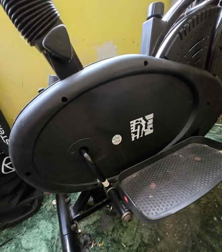 Photo of free F4H Olympic Sports 2 in 1 elliptical cross trainer/bike (Walton Summit PR5) #3