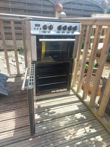 Photo of free Working cooker in clean condition. Electric (Rhydymwyn Valley Nature Reserve CH7) #1