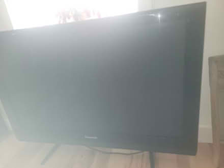 Photo of free large heavy older tv (kiz 7p3) #2