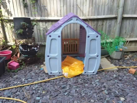 Photo of free Kids house (Horley RH6) #1