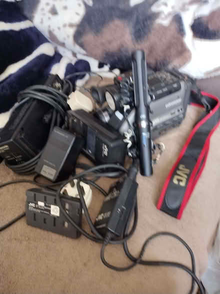 Photo of free Vintage camcorder JVC GRAX10 (Desborough Island TW17) #2