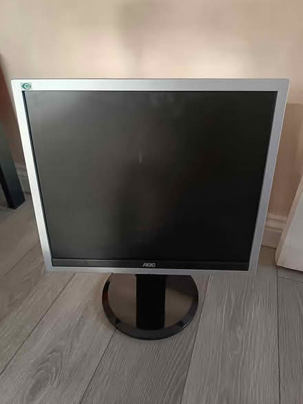 Photo of free Monitor (Cosely WV14) #1
