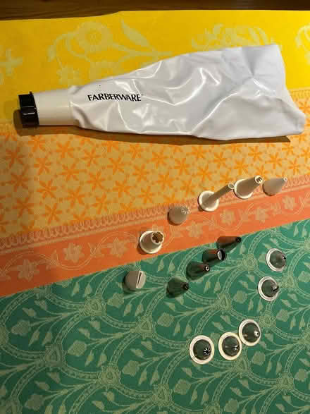 Photo of free Cake decorating items + Balloons (Warrenton near Staples) #3