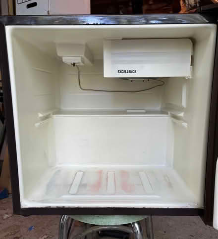 Photo of free old but functioning mini fridge (holmes (patterson/pawling)) #2