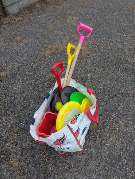 Photo of free Beach toys (Hugus TR3) #1