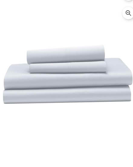 Photo of White bedding (657B Pinerow Cres waterloo) #1