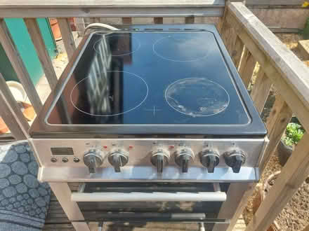 Photo of free Working cooker in clean condition. Electric (Rhydymwyn Valley Nature Reserve CH7) #3
