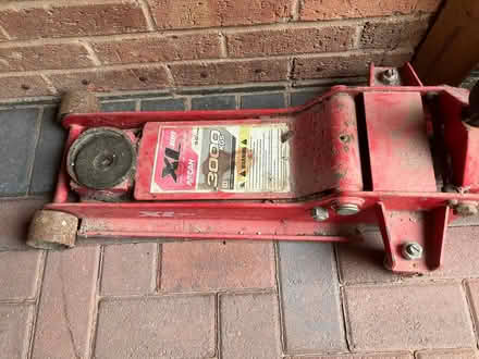 Photo of free large car jack (loughborough LE114TE) #1
