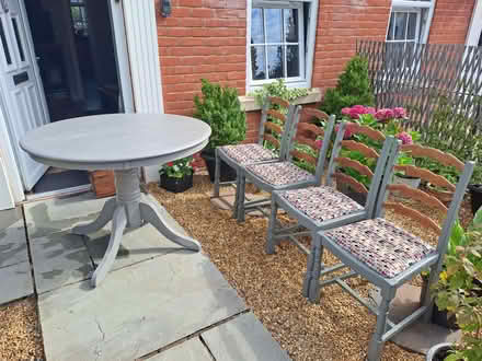Photo of free 4 solid oak dining chairs and round dining table dining (Ellesmere SY12) #1