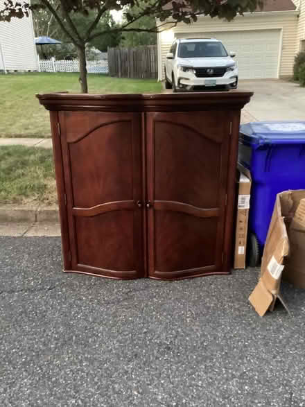 Photo of free Furniture (Allen Pond area of Bowie) #4