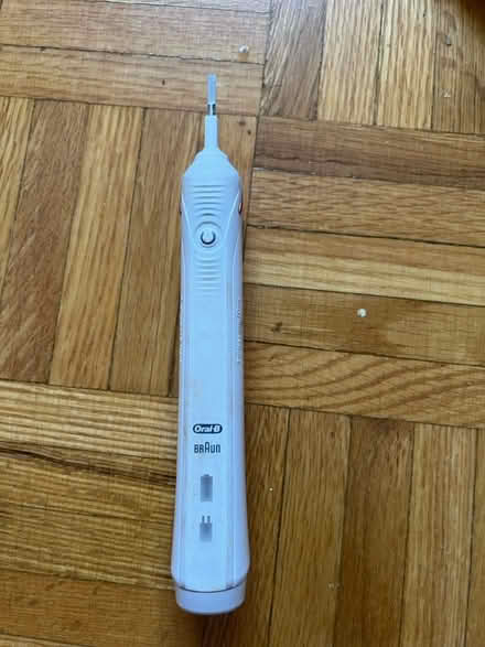 Photo of free Braun/Oral B electric brush base (Etobicoke) #1