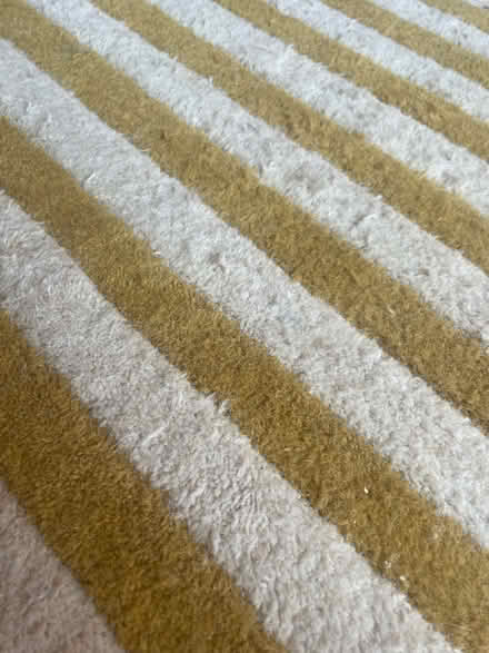 Photo of free Scalloped Striped rug (Ruskin Park SE5) #4