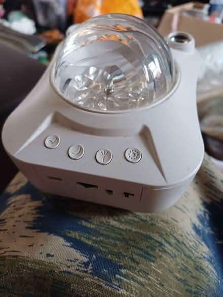 Photo of free Night light/Bluetooth speaker (GL4) #1